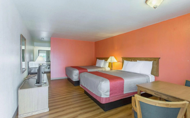 Motel 6 Lordsburg, NM