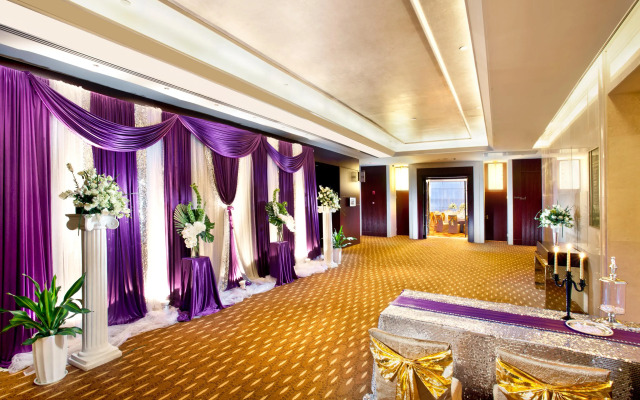 Regal Plaza Hotel & Residence Waigaoqiao