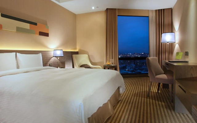 Park City Hotel Luzhou Taipei