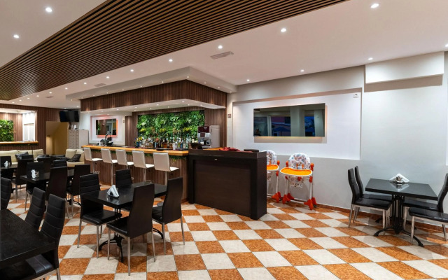 Angelina Hotel & Apartments