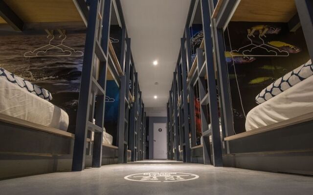 Zone17 diving station