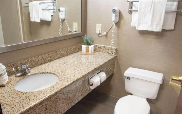 Country Inn & Suites by Radisson, Garden City, KS