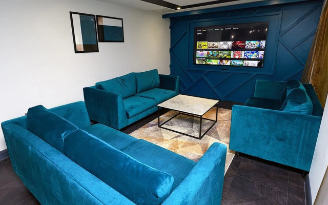 33 Parkside Coventry by Payman Club