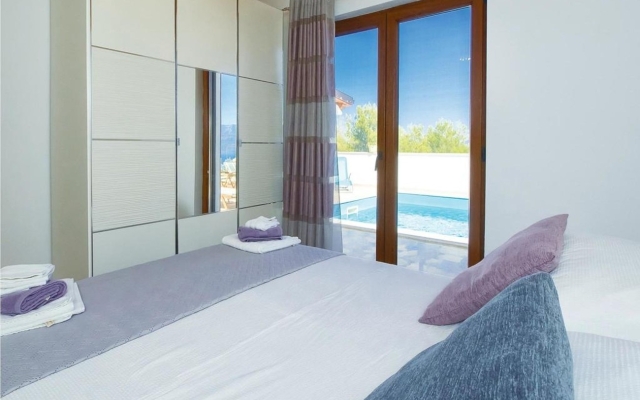 Holiday house Anabella - open swimming pool: Supetar, Island Brac