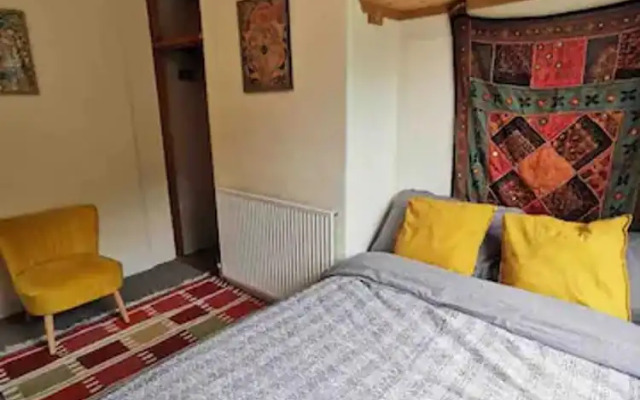 Spacious Riverside Home, 3 Bedrooms, Hebden Bridge