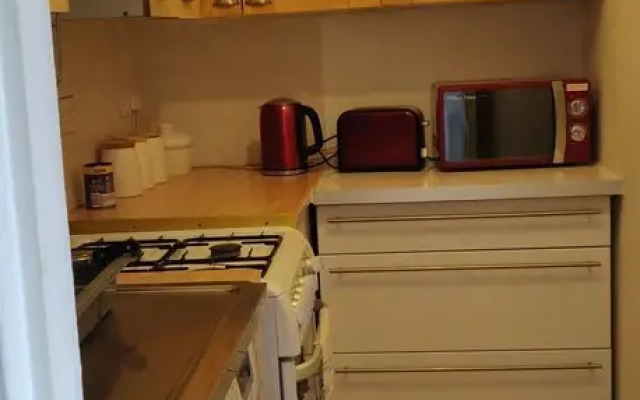 L 2-bed House Near Richmond Park and Thamriver