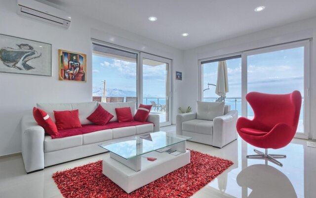Awesome Home in Lokva Rogoznica With Sauna, Wifi and 4 Bedrooms