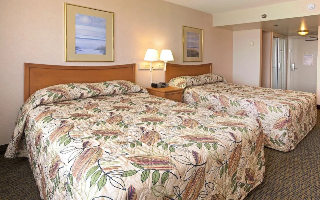 Four Sails Resort