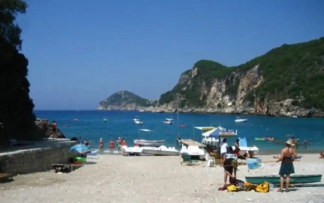 Toms House 4 in Felekas