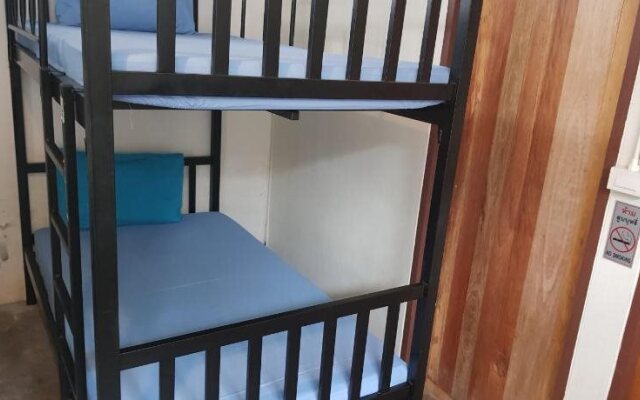 Chill Lom House - Adults Only