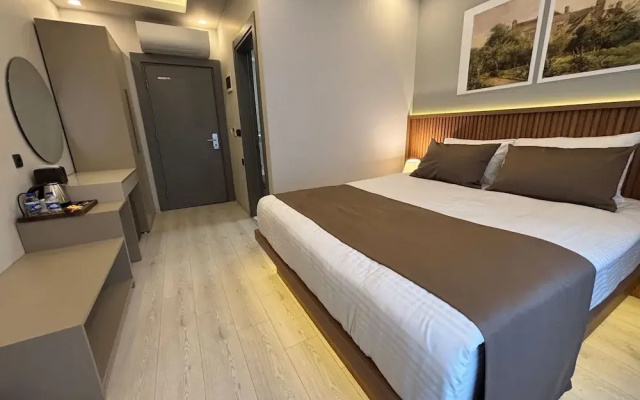 Airport Corner Hotel