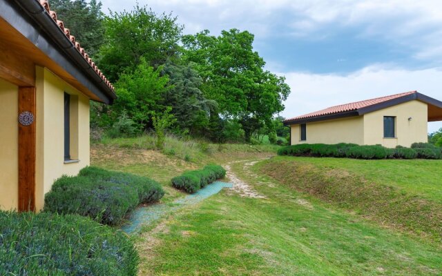 Alluring Cottage in San Ginesio with Swimming Pool