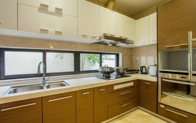Deluxe Villa in Mingyue Mountain and Stream