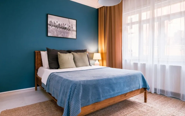 Modern Spacious Flat w Balcony 5 min to Taksim