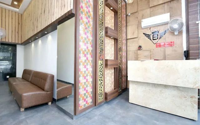 Oyo 18319 Hotel Boss