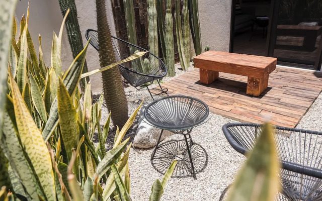 Grand Villa w Private Patio & Parking