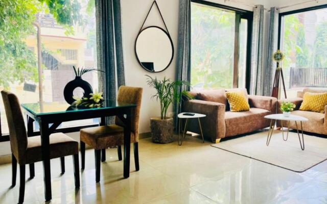 Bluo 3Bhk - Dlf Galleria - Bathtub, Balcony