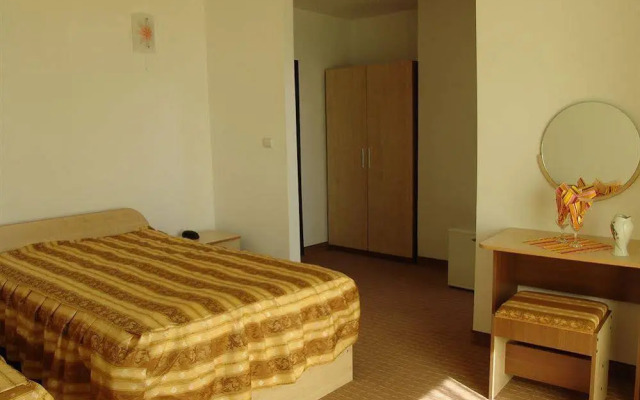 Class Hotel