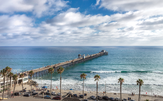 Club Wyndham Oceanside Pier