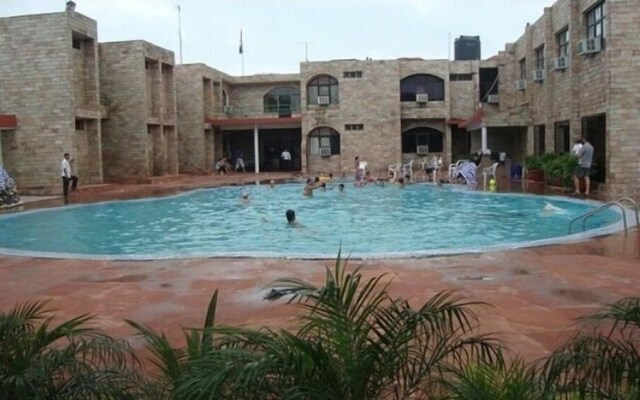 Golden Huts Resorts