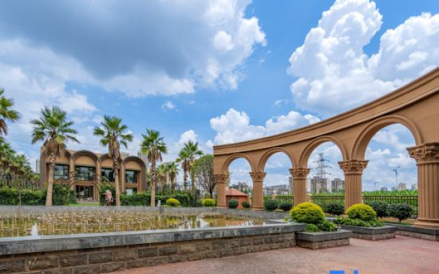 Taifeng Hotel (Qujing Wanda Bund)