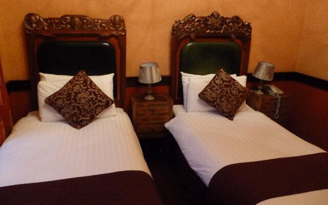 Russell Court Hotel