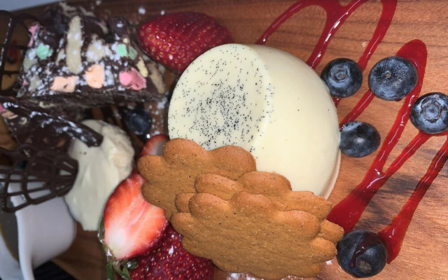 Riverland Motor Inn & River's Restaurant