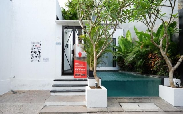 RedDoorz @ Jalan Raya Semat Canggu