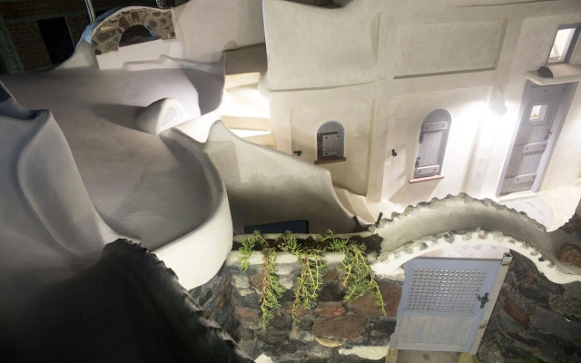Aura Caves