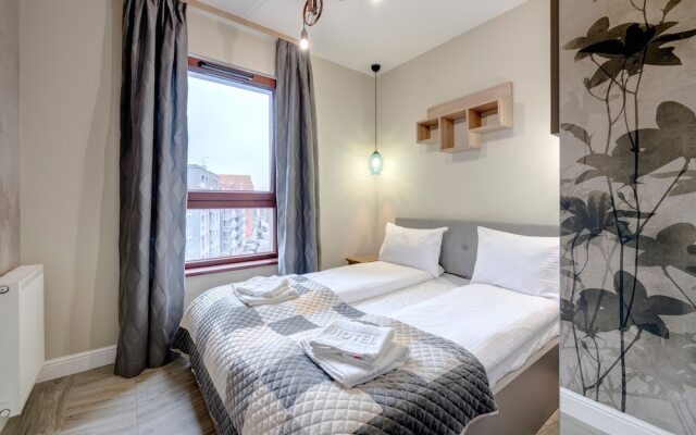 Live & Travel Apartments