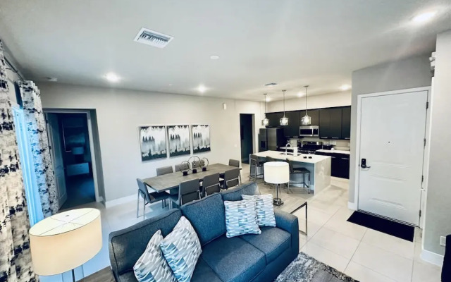 Beautiful Condo at Reunion