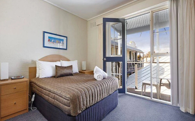 Whitecliffs Beach Resort