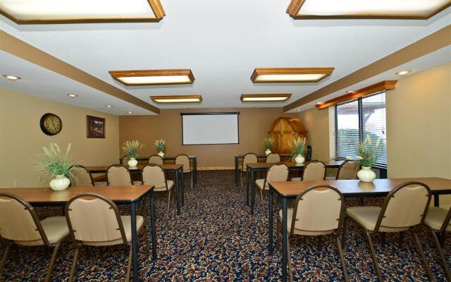 Best Western Plus Sidney Lodge