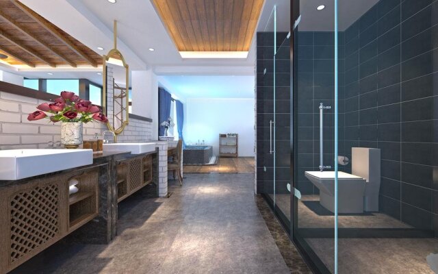 Dali Irvine Boutique Hotel