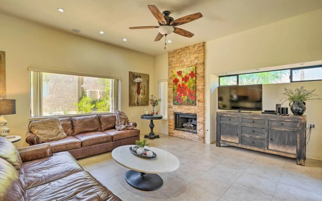 Pet-friendly Palm Desert Condo: Patio + Jacuzzi!