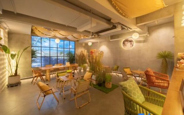 Foshan Blue Coffee Inn (Qinghuiyuan Dongle Subway Station Store)