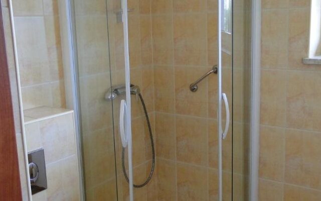 Weranda Restaurant & Rooms