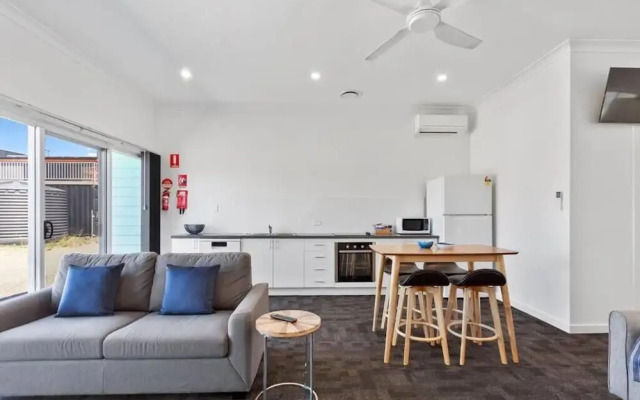 Port Lincoln Shark Apartments