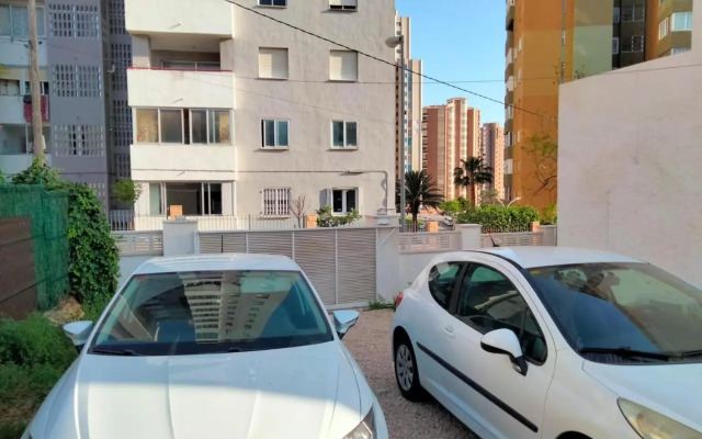 Apartamento con terreno privado - a 800m de Playa Poniente