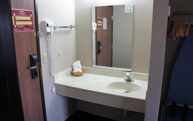 Select Inn Maple Grove