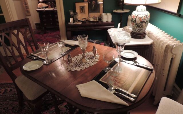 1868 Magnolia House Inn