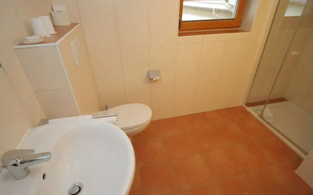 Charming Apartment in Uderns With Balcony