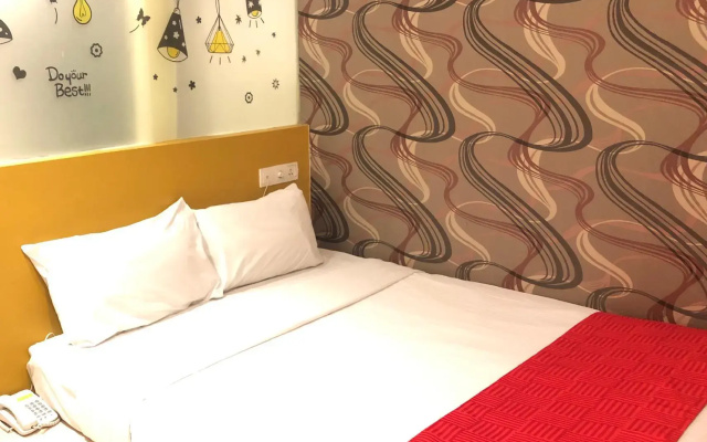8 Days Boutique Hotel @ Mount Austin JB