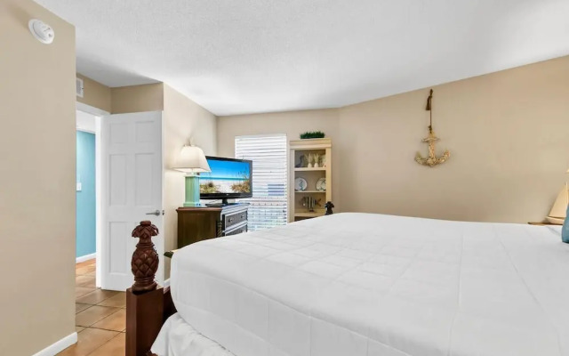 Edgewater Tower 1-608