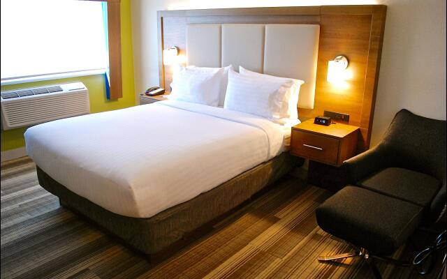 Holiday Inn Express Vancouver Airport Richmond by IHG