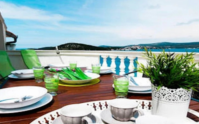 Villa Mona