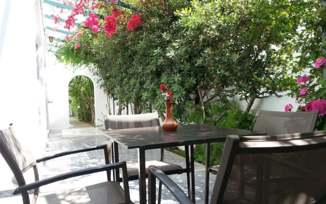 Karis Hotel