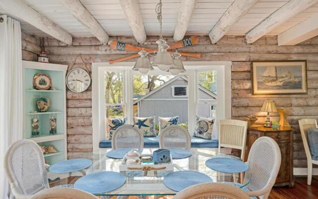 Blue Heaven by Oak Island Accommodations