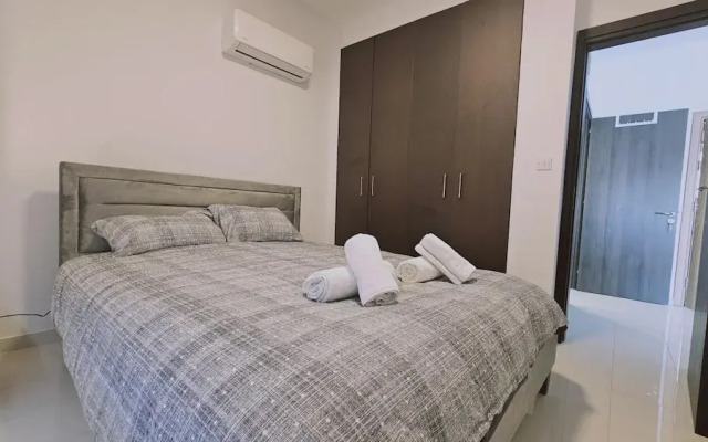 104 NIC - 102 Stay Cosmo City Suite