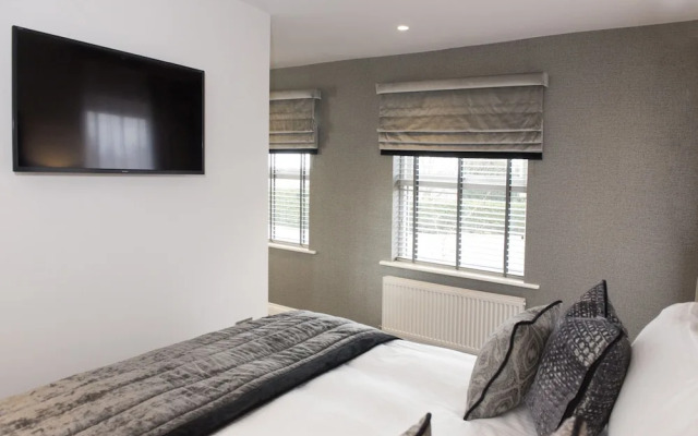 Roundthorn Country House